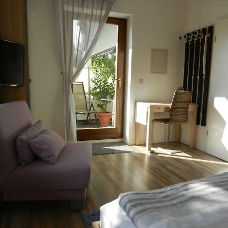 Apartment Am Stadtpark นอยมาร์คท์ อิน แดร์ โอเบอร์พฟัลซ์ ภายนอก รูปภาพ