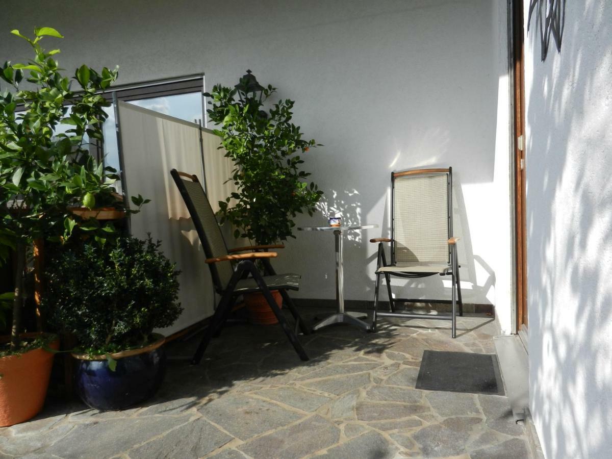 Apartment Am Stadtpark นอยมาร์คท์ อิน แดร์ โอเบอร์พฟัลซ์ ภายนอก รูปภาพ