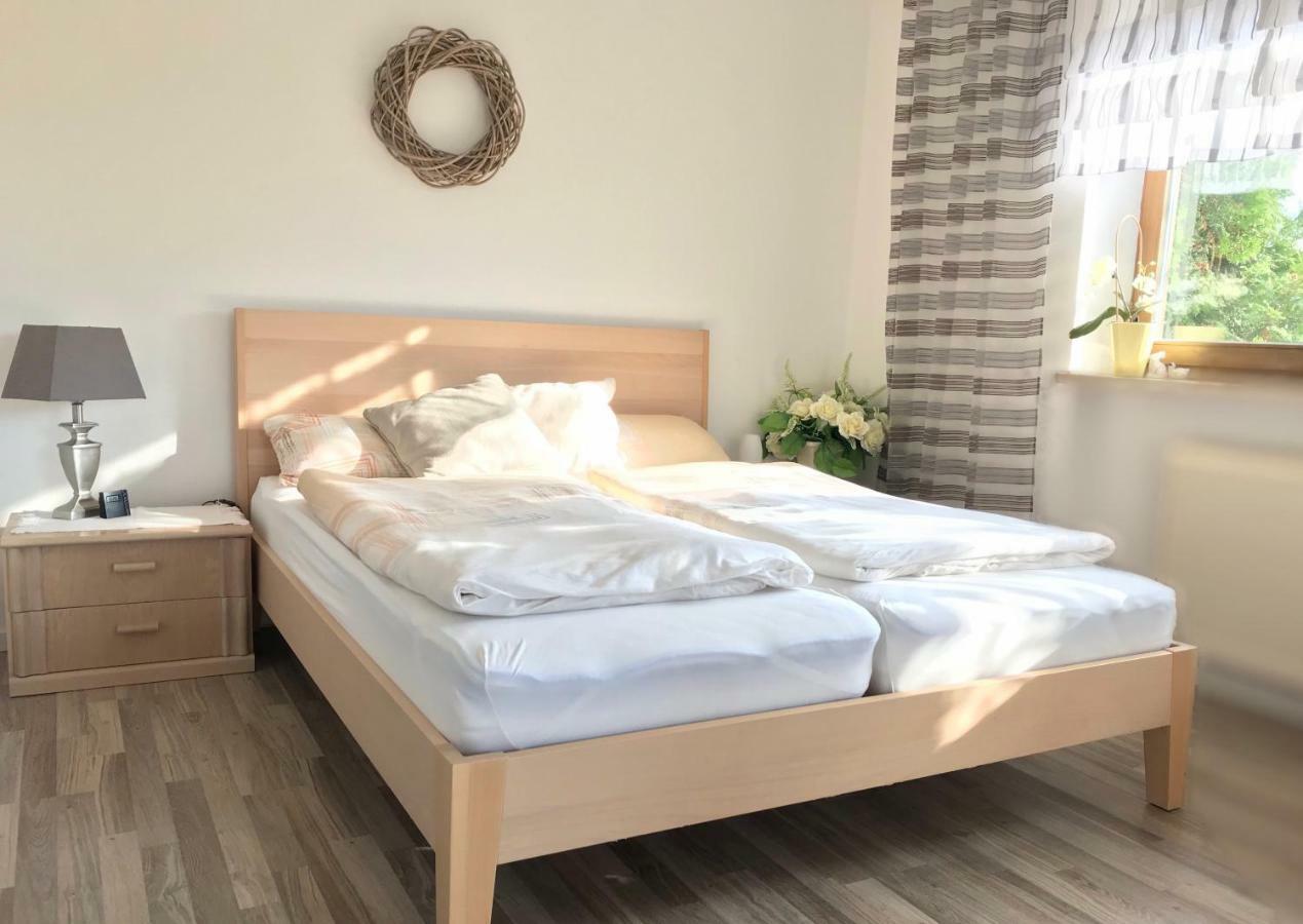 Apartment Am Stadtpark นอยมาร์คท์ อิน แดร์ โอเบอร์พฟัลซ์ ภายนอก รูปภาพ